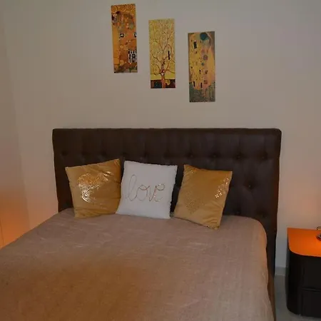 Apartment House Casella *